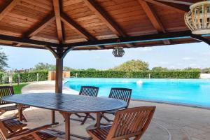 Beautiful Home In Rg Guest house, Pozzallo