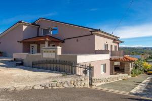 Lovely Apartment In With Wifi, Malulji