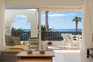 Magnífico alojamiento con vistas al océano Apartments, Costa Teguise