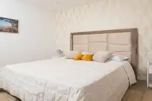 Nonno Angelo - 4 Bedrooms with Free Parking & Seaview Balcony, Sorrento