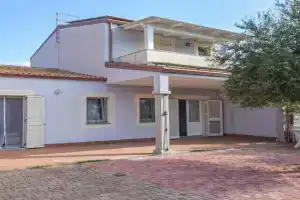 Lovely Home In With Wifi Guest house, Valledoria