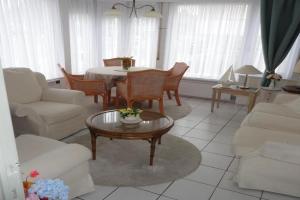 appartement nabij station op begane grond in residentie jane - niet goed geld terug garantie - 10 minuten tot centrum brugge Apartments, Blankenberge