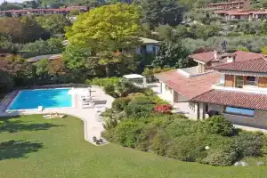 Villa Gelso park and private pool, lake view, ac, Soiano del Lago