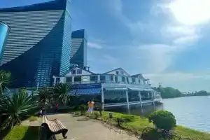 Deluxe Aparthotel In Orbi City, Batumi
