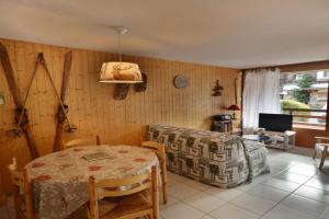 Appartement cosy 4 pers., centre de, proche pistes, balcon sud, parking, linge inclus - FR-1-684-45 Apartments, Morzine