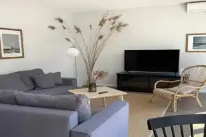 IVIS House - Cozy Seaside Apartment at "Šventosios Vartai" J-1, Sventoji