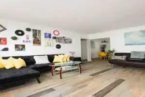 Charming LA 2 Bedroom For Your Home Away From Home, Los Angeles