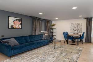 RIVERFRONT 2BD Old Town Apartment by Hostlovers, Kaunas