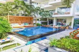 Private Pool Apt. Five Palm Jumeirah up to 6guest, Dubai