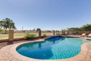 Golf Course Views Stunning Oasis in! Guest house, Phoenix