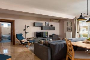 Eleni's modern apartment, Volos