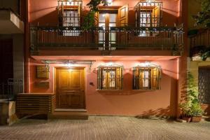 Dandy Villas -Colorful Boutique House-in Old Town-Cozy, Ioannina