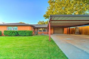 Accessible Home with Yard Near Texas Tech! Guest house, Lubbock