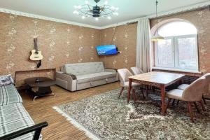Central Apartment near Askiya Bazaar, Tashkent