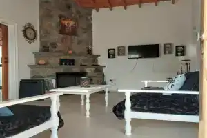 Veranda Apartments, Agros