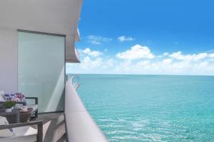 Luxurious 2 bedroom on the Ocean at Lyfe Resort, Hollywood