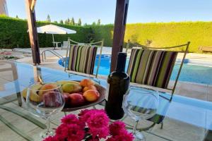 Villa Victoria 400 meters to the beach, Coral Bay