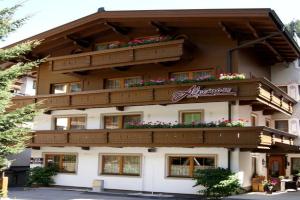 Alpenrose Apartments, Tux