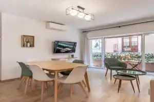 BnS Central Suites, Granada