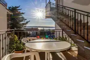 Cozy Apartment In With Wifi, Crikvenica