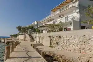 Apartment Slobodan by the sea, Tribunj