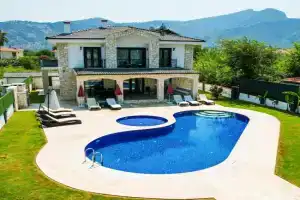Villa-Sleeps 9-Parking-Pool-Bbq-Hot tub-Pets, Dalyan