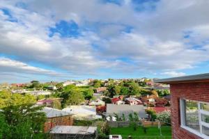 Stunning Home- Close to city and shops Guest house, Hobart