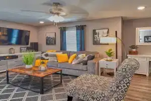 Cozy Haven Attached to Million Home - South Guest house, Tampa
