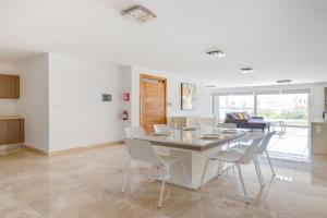 Marvellous 3BR Apartment in central St Julians, Pembroke