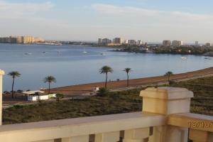 Playa Paraiso - Penthouse Apartment - Secure Free Parking and WiFi, La Manga del Mar Menor