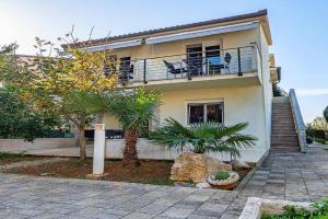 1 Bedroom Gorgeous Apartment In, Medulin