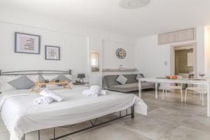 Spacious Flat For Friends & Couples With Balcony Apartments, Heraklio Town