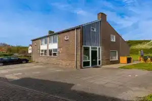 Hogehilweg 16 vakantiehuis, Direct onder de duinen - eigen parkeerplaatsen Guest house, Domburg