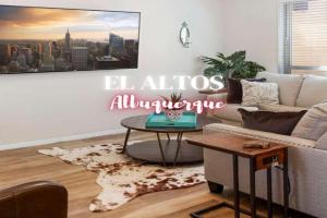 El Altos - An Irvie Home with Summer Pool Guest house, Albuquerque