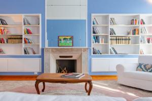 The Queen, AC, Parking by HAPPYHOSTORINO Apartments, Torino