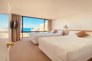 Newly renovated luxury, modern style Waikiki Sunset Hotel Ocean view Freeparking, Honolulu