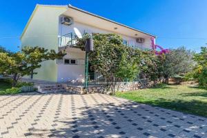 3 Bedroom Awesome Home In Poljica, Vinisce