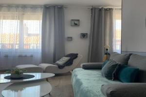 38 Maison entière,place de parking et garage pour moto velo a la demande Guest house, Dunkerque