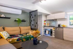 Mobil home Queen Margaret Guest house, Frejus