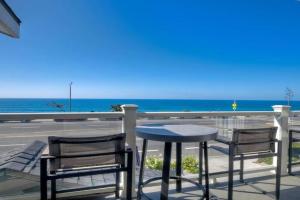 Luxury Ocean Views & Steps To The Sand - Tower 36 Upper Condo Unit Apart-hotel, Carlsbad