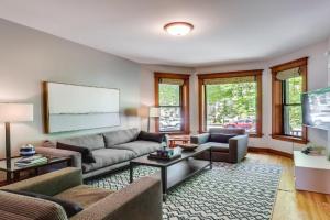 Garage Parking! Walk to Logan Square Station Plus Great Local Restaurants and Bars Apartments, Chicago