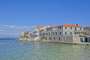 Apartments Lucija, Postira