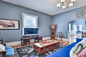 Charming Home about 2 Mi to Downtown! Guest house, Jacksonville
