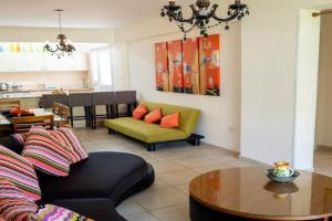 Stylish 2 Bedroom apartment in Pegia, Peyia