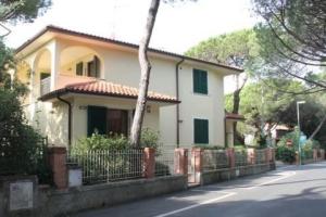 Volturnus a soli 150m dal mare con WI FI Apartments, Marina di Castagneto Carducci