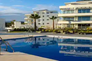 Wonderful, excellent new 4-bed apartment near Málaga with indoor and outdoor swimmimg pools, gym and sauna facilities, Fuengirola