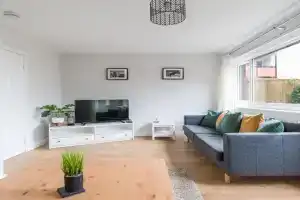 Howick House-Sleeps 5-Pet friendly-Parking-Garden, Newcastle upon Tyne