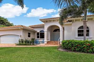 Home with pool/spa, ping pong and steps to beach/food Guest house, Marco