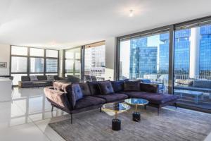Spacious 3BR Close to Rothschild with MAMAD by HolyGuest, Tel Aviv