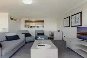 2-Bed with Gym, Tennis Court & Stunning Lake Views Apartments, Canberra